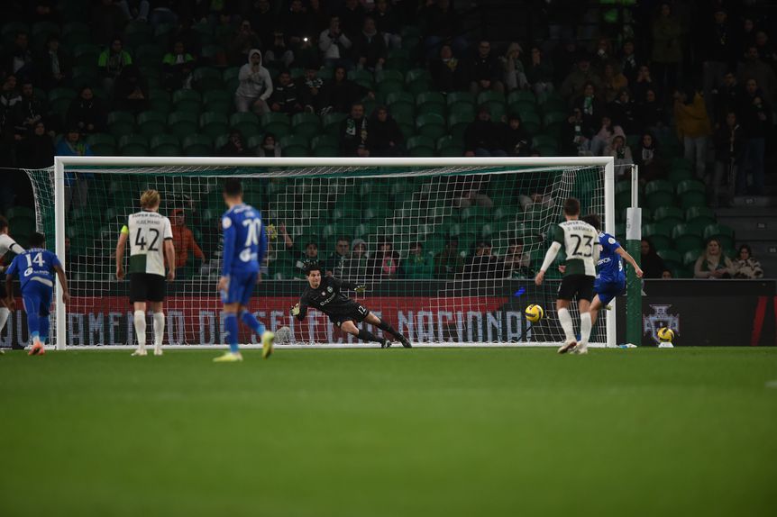 Pedro Lima não tremeu na marca dos 11 metros em Alvalade - Foto: Miguel Nunes