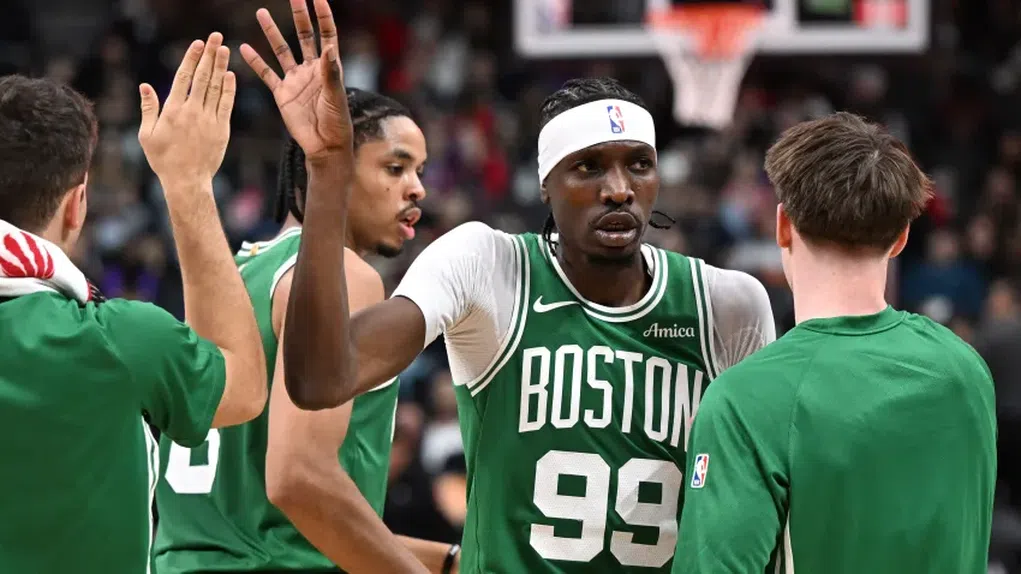 Chris Boucher ficou apenas meia época em Boston