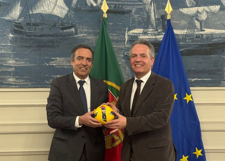 Reinaldo Teixeira, presidente da Liga, e Paulo Simões Ribeiro, Secretário de Estado Adjunto e da Administração Interna - Foto: Liga Portugal