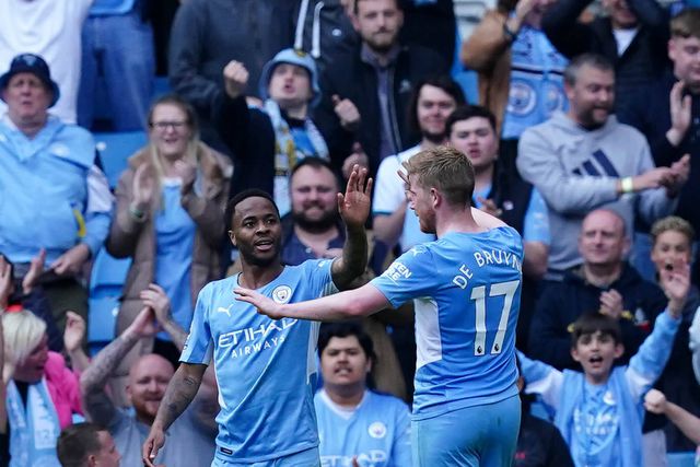 Sterling e Kevin de Bruyne juntos no Manchester City