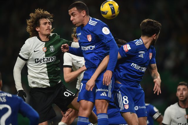 Avenses surpreendem o leão - Foto: Miguel Nunes