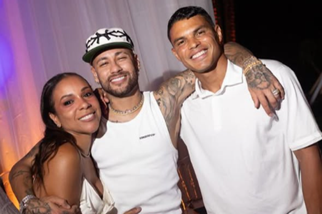 Thiago Silva e a esposa, Belle, com Neymar - Foto: Instagram Thiago Silva