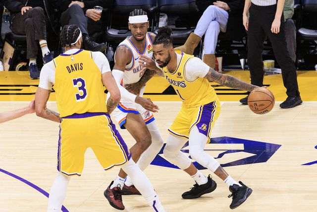 NBA: Lakers vencem à boleia de Anthony Davis e D'Angelo Russell