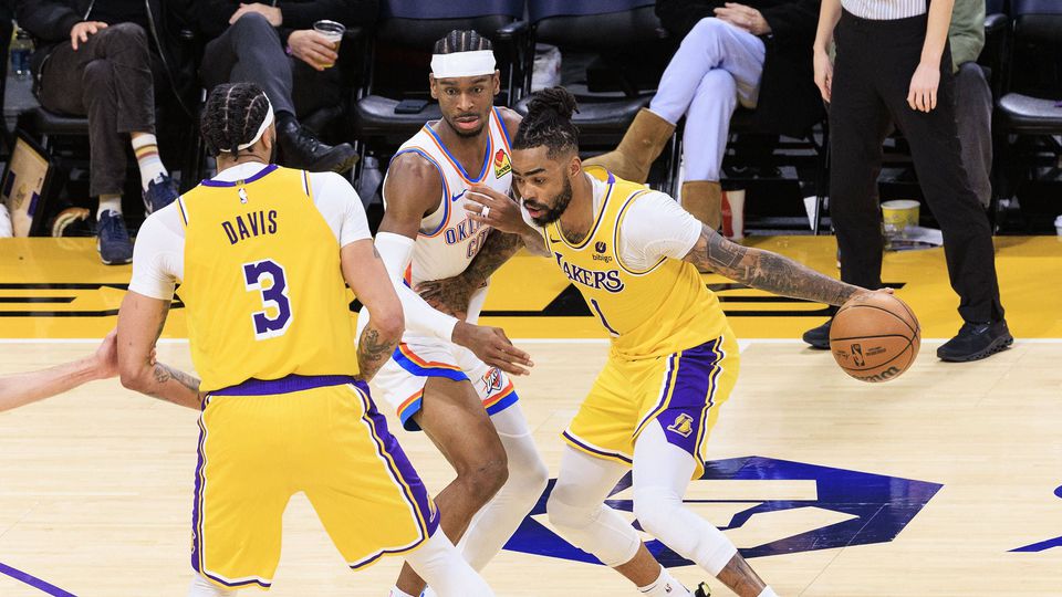 NBA: Lakers vencem à boleia de Anthony Davis e D'Angelo Russell