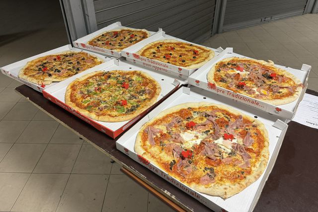 Sabor a vitória! Paços de Ferreira ofereceu pizzas aos adeptos que foram apoiar a equipa