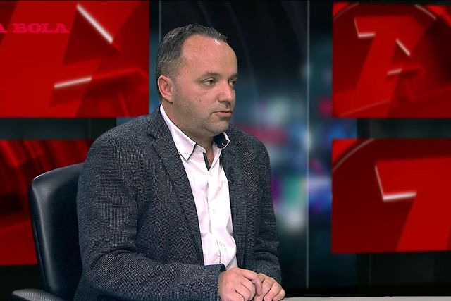 «Não faz sentido despedir Schmidt agora»