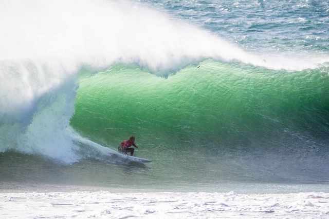 Há 35 anos a surfar até Supertubos