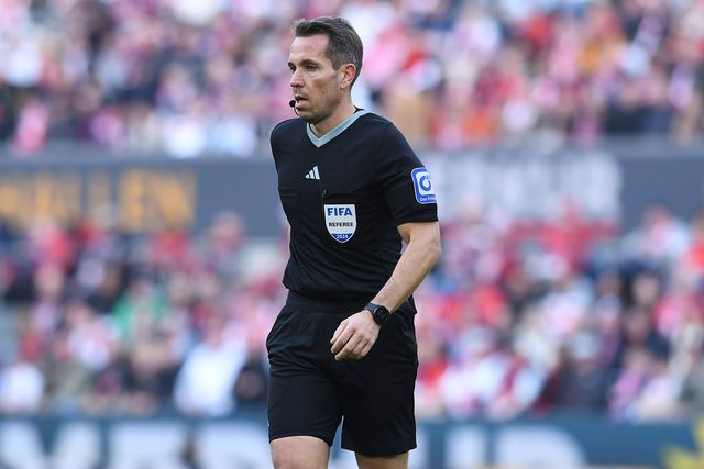 Tobias Stieler, é o árbitro escolhido para o FC Porto - Roma (IMAGO / Revierfoto)