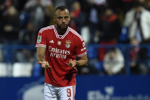 Benfica: Arthur Cabral bate à porta