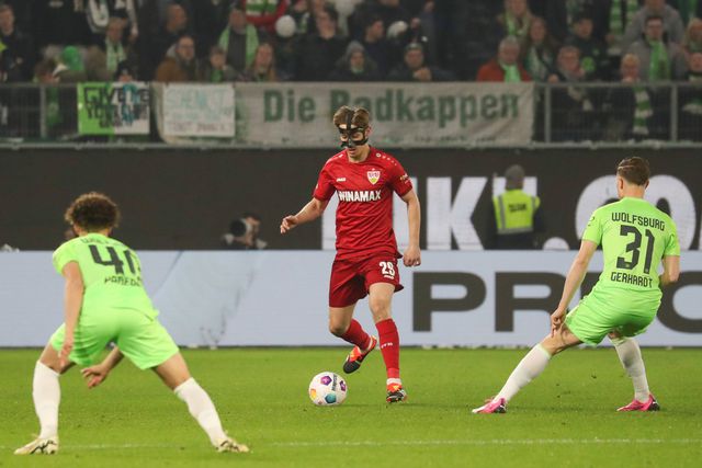 Mercado (oficial): Estugarda aciona opção de compra por jogador do Toulouse