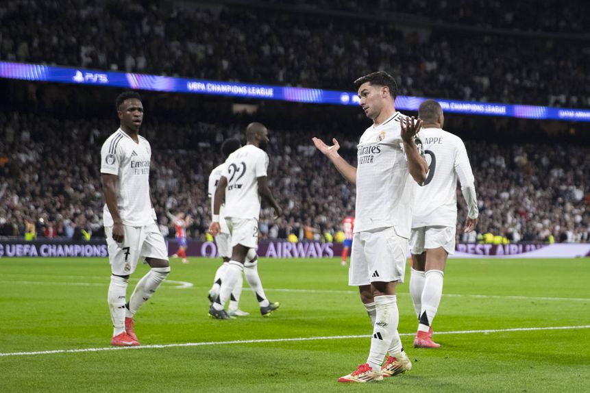 Brahim Diaz, do Real Madrid, celebra o 2-1 durante o jogo da primeira mão da UEFA Champions League 2024 25 contra o Atlético de Madrid, no Santiago Bernabéu