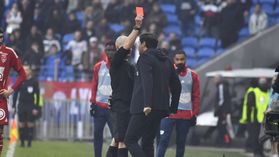 Paulo Fonseca suspenso por nove meses por confrontar árbitro