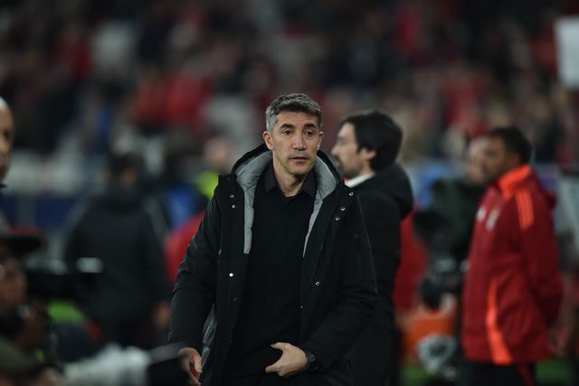 Bruno Lage antes do começo do jogo entre Benfica e Barcelona