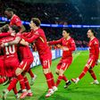 PSG domina por completo, mas Liverpool vence em Paris
