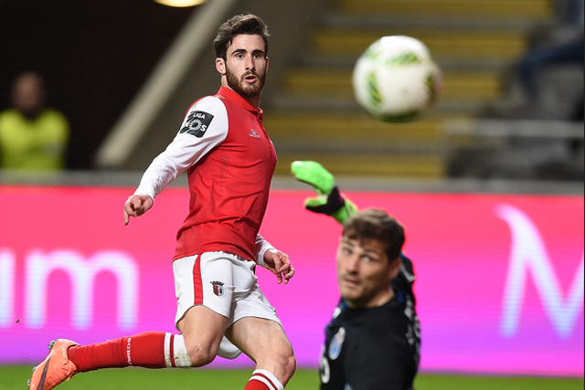 Rafa marca a Casillas, em 2016 — Foto Helena Valente