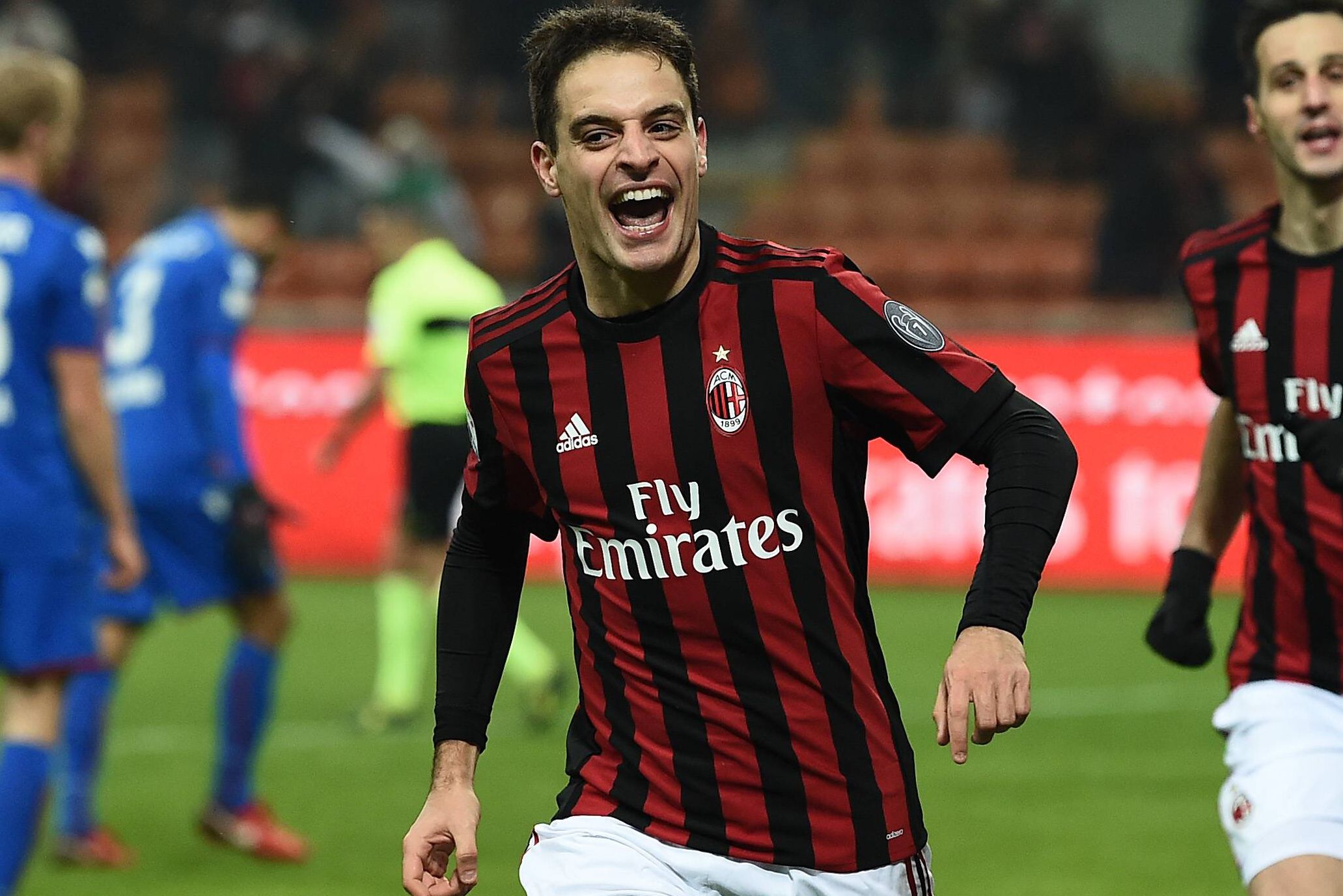 Giacomo Bonaventura com a camisola do Milan