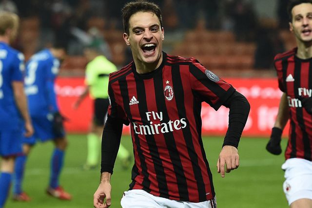 Giacomo Bonaventura com a camisola do Milan