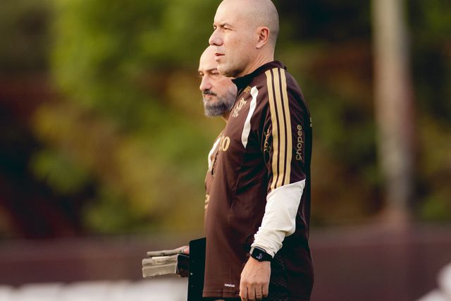 Leonardo Jardim já a trabalhar com os jogadores no Flamengo - Foto: Flamengo