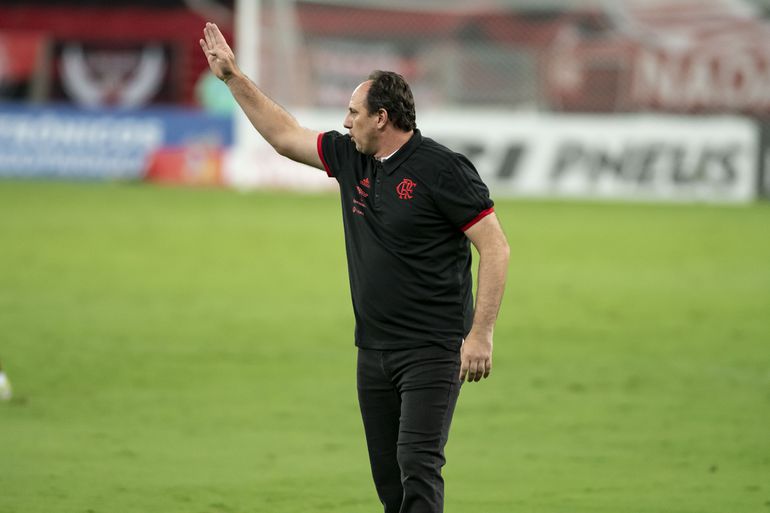 Rogério Ceni esteve no cargo do Flamengo durante 242 dias
