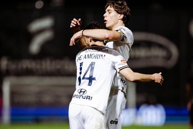 Gustavo Sá e Mathias de Amorim foram dois dos trunfos do conjunto orientado por Hugo Oliveira na época passada - Foto: Famalicão