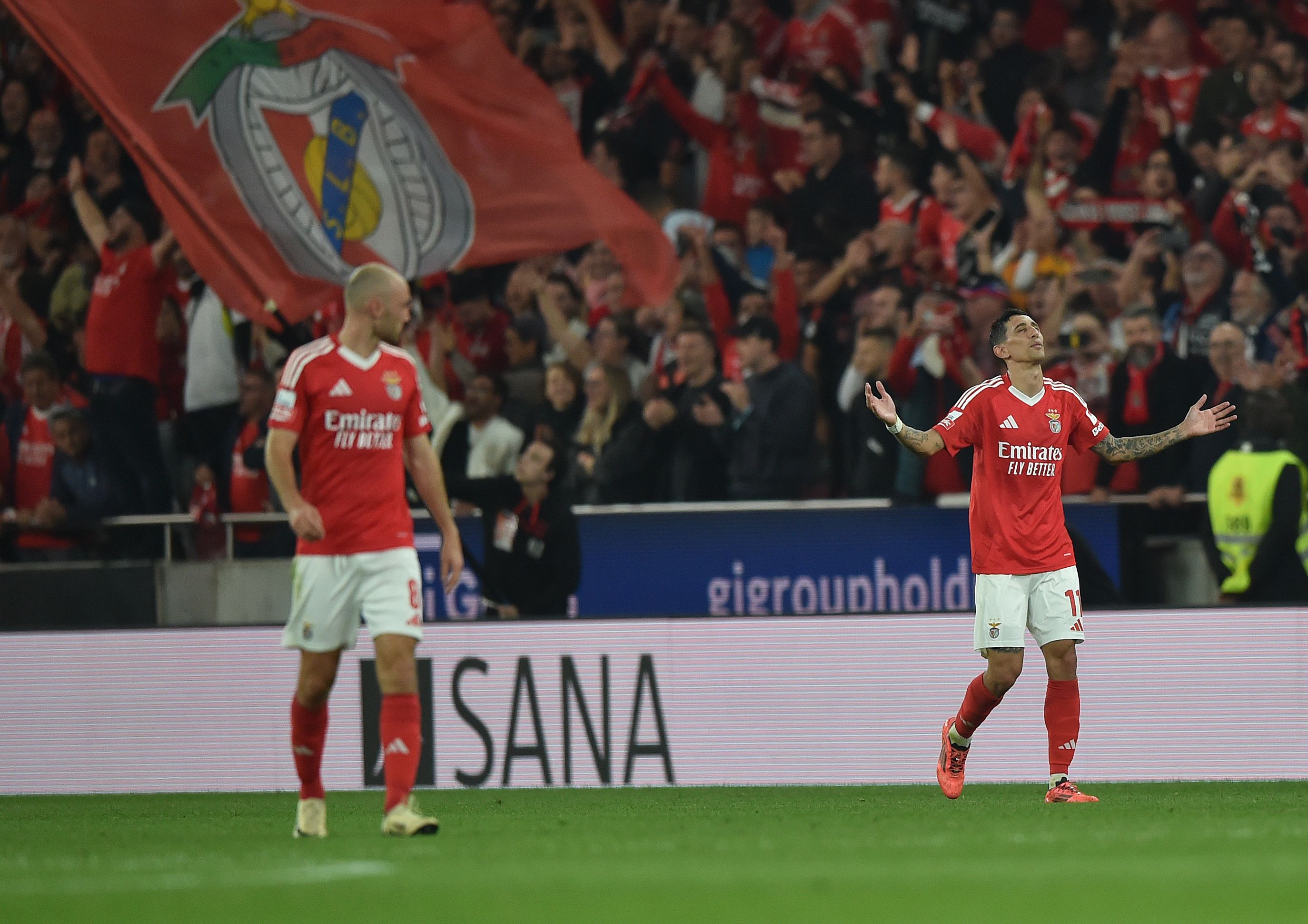 4. Benfica-FC Porto (4-1): Quarto clássico entre dragões e águias apitado por João Pinheiro foi a 10 de novembro de 2024, na Luz, para a Liga. Golos de Carreras, Di María (bis) e Nehuén Pérez (autogolo). Samu reduziu - Foto: A BOLA/Miguel Nunes