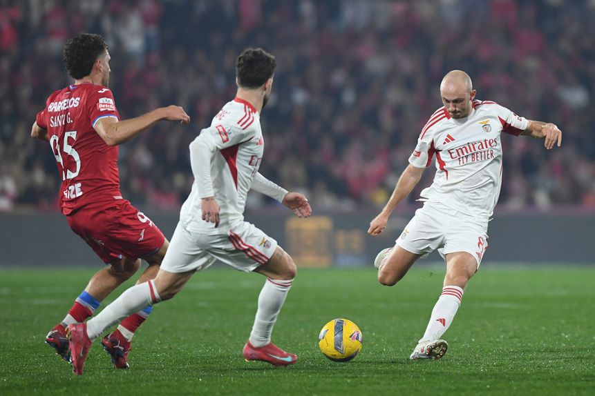 Aursnes em ação no jogo com o Gil Vicente, no qual se lesionou na segunda parte — Foto: Rogério Ferreira/Kapta+