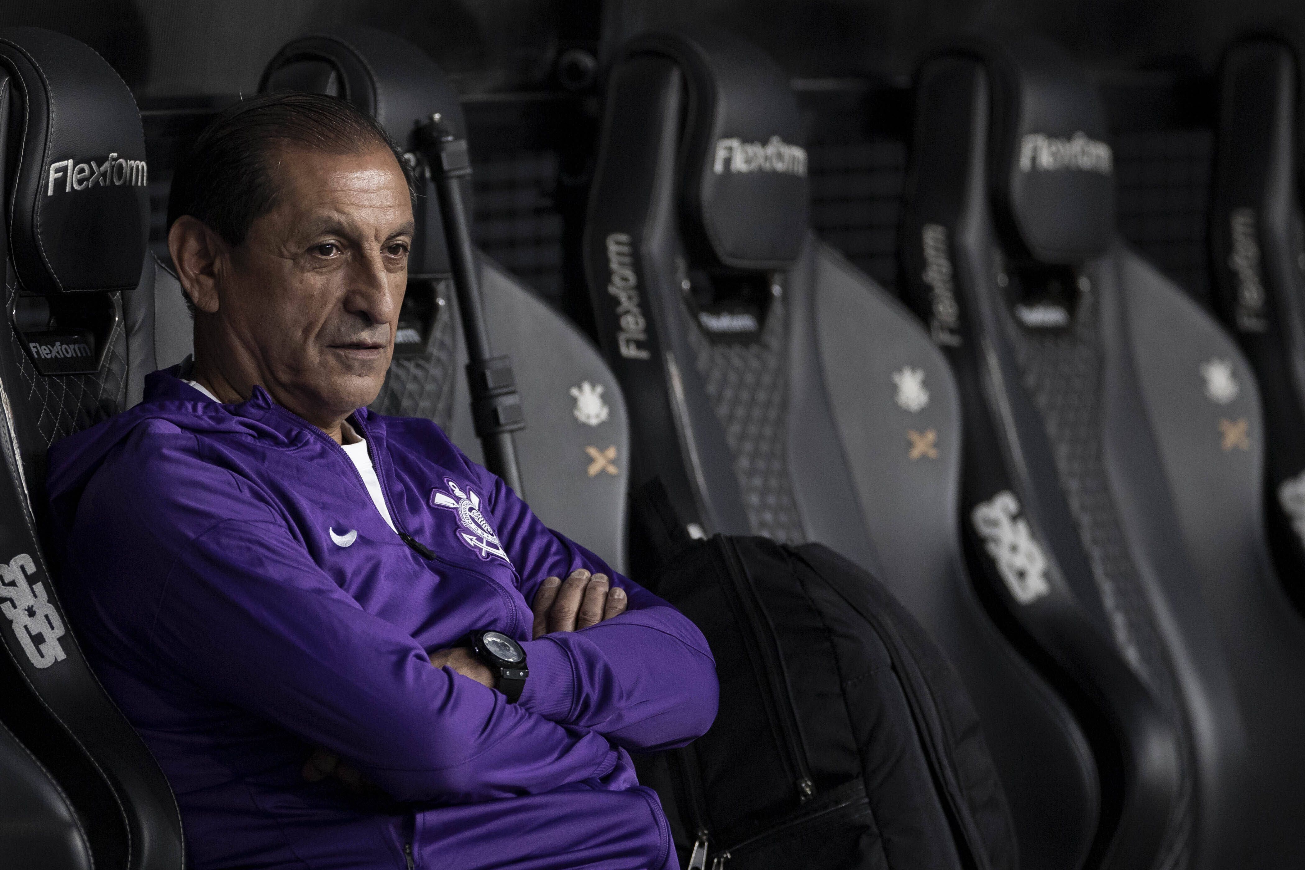 Ramon Díaz esteve 279 dias no Corinthians