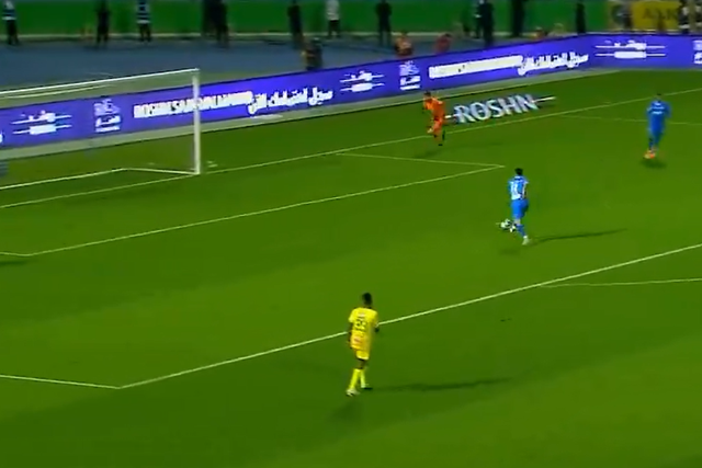 VÍDEO: oferta monumental de guarda-redes a jogador de Jorge Jesus