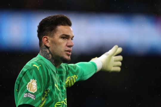 Ederson de regresso para a fase decisiva da época