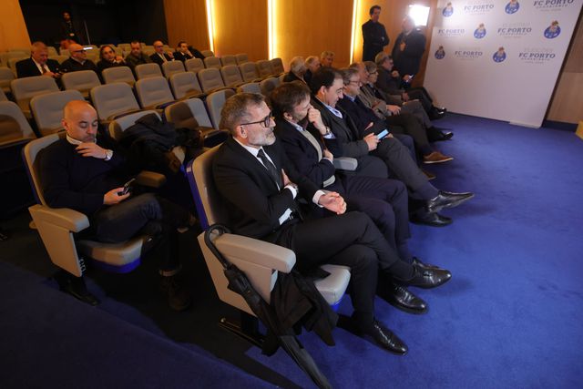 FC Porto: arbitragens motivam queixa dos 'Insubmissos' na UEFA