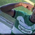 Denilson Santos a fazer a celebração de Paulinho
