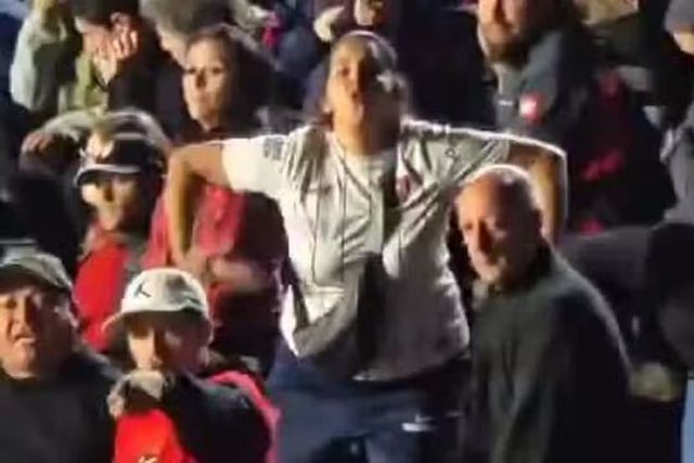 San Lorenzo pede desculpa por gesto racista de adepta no jogo com o Palmeiras