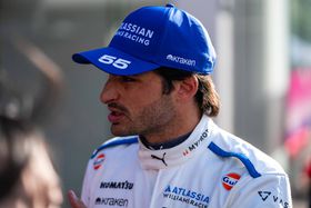 Carlos Sainz penalizado após qualificação no Japão