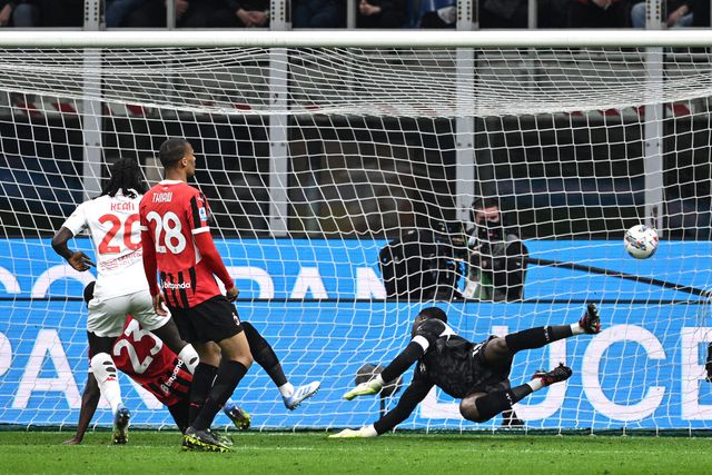 Moise Kean marcou o segundo golo da Fiorentina frente ao Milan em San Siro (FOTO IMAGO)