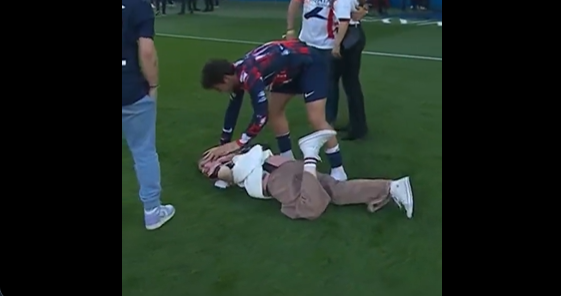 VÍDEO: vale tudo na festa? Namorada sofre com euforia de João Neves