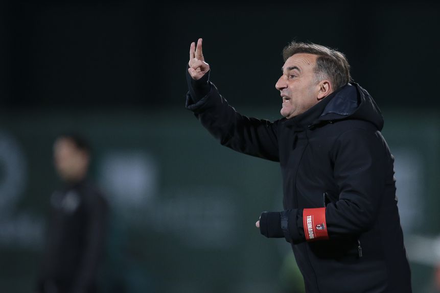 Esta temporada, Carlos Carvalhal já conduziu o SC Braga a triunfos sobre Benfica e FC Porto e em caso de vitória sobre o Sporting repete o feito de 2021/2022