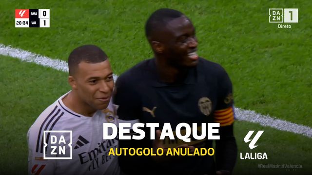 Parece para piada! Autogolo de Diakhaby anulado... por fora de jogo