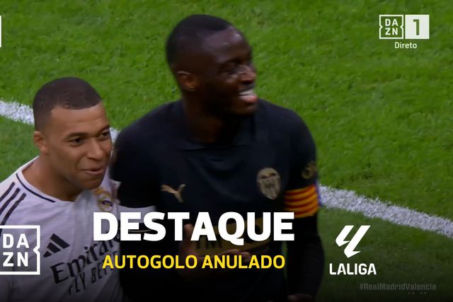 Parece para piada! Autogolo de Diakhaby anulado... por fora de jogo