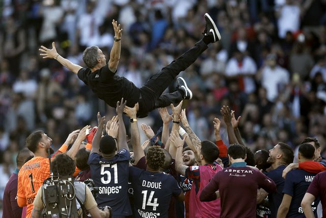 Com quatro portugueses em campo, PSG sagra-se tetracampeão francês!
