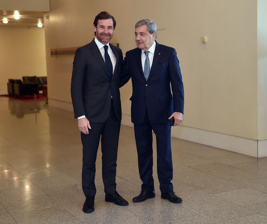 André Villas-Boas, presidente do FC Porto, e Fernando Gomes, antigo líder da Federação Portuguesa de Futebol e atualmente na presidência do Comité Olímpico de Portugal (Foto: MIGUEL NUNES)