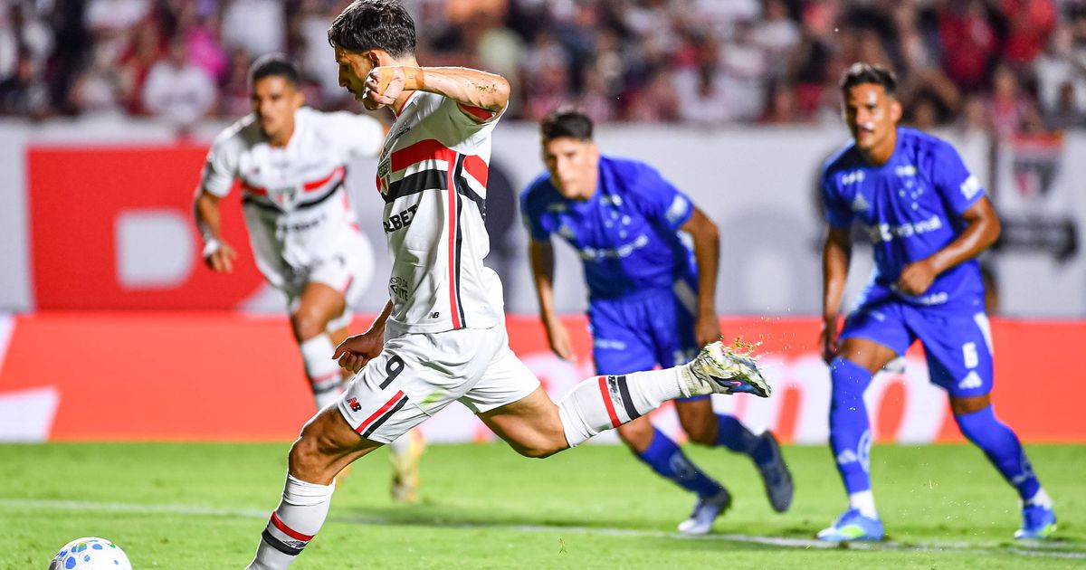 Artur Jorge sofre primeira derrota no Cruzeiro (e pesada)