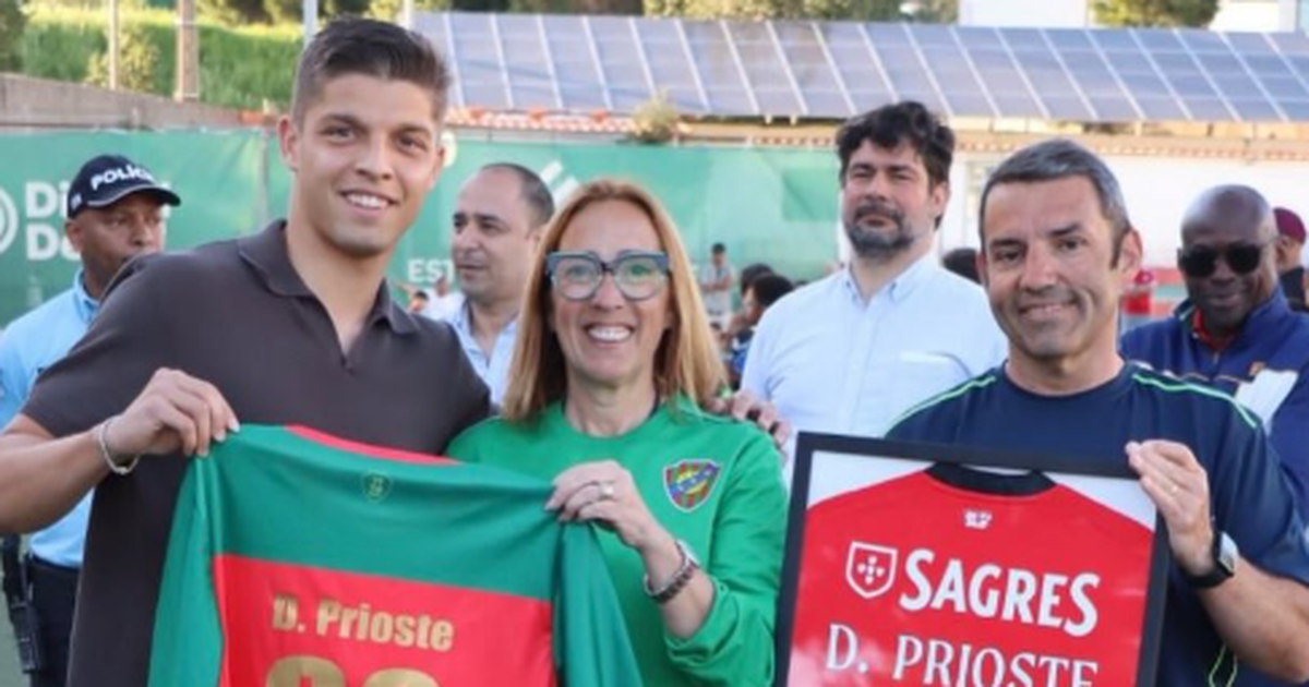 Médio do Benfica passa a Páscoa em grande na Damaia