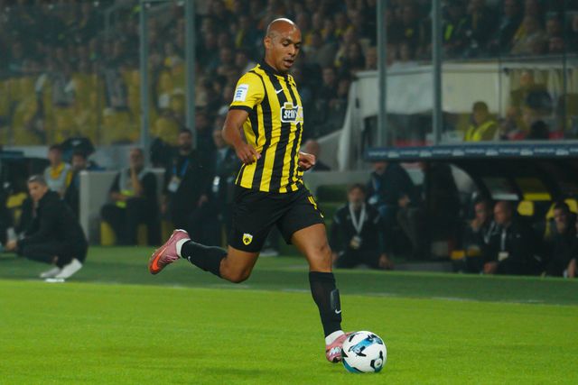 João Mário em ação pelo AEK - Foto: IMAGO