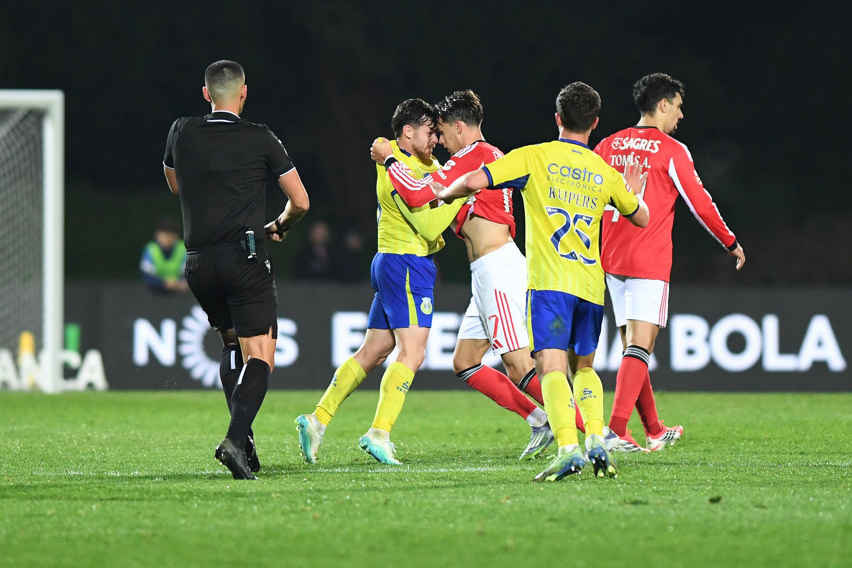 No mesmo jogo, Pedro Henriques elogiou «Intervenção do VAR logo no início, no lance do penálti a favor do Arouca», após mão de António Silva, e «nas expulsões de Dedic e Trezza», perto do fim.