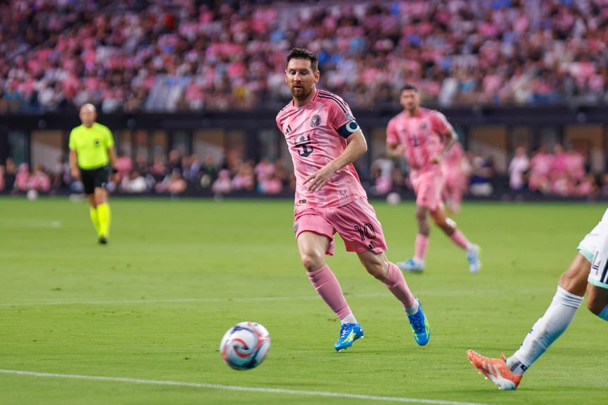 Inter Miami, com golos de Messi e Luis Suárez, empatou com o Austin no primeiro jogo no NU Stadium