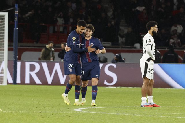 Senny Mayulu e João Neves são companheiros de equipa no PSG