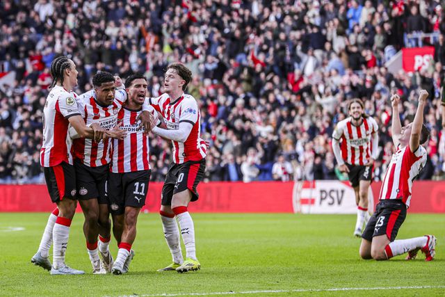 PSV sagra-se tricampeão no sofá