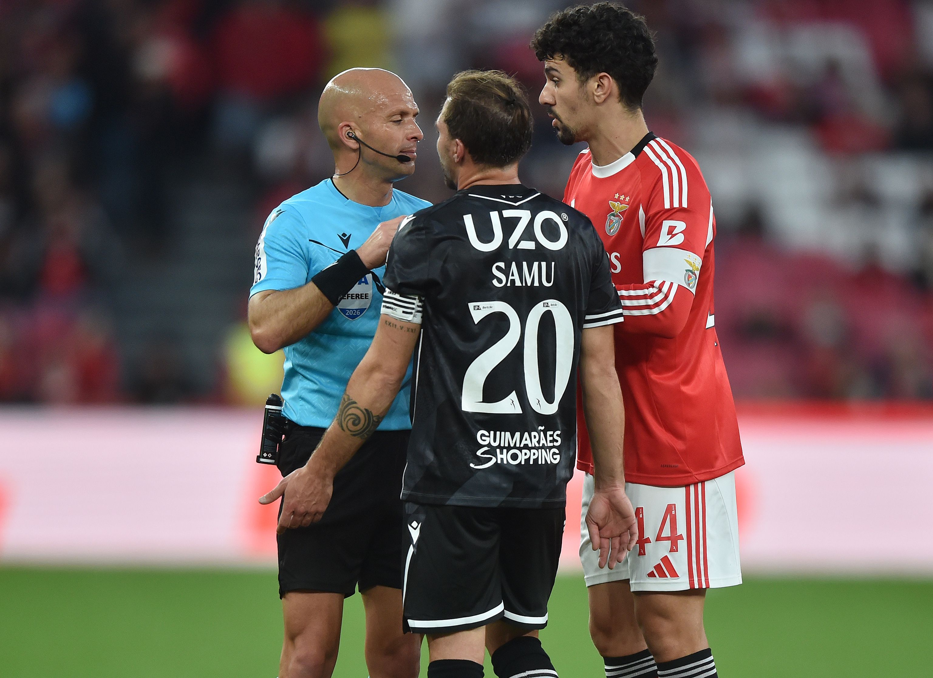 Benfica 3-0 Vitória SC (Liga): Arbitragem «positiva e sem casos» de acordo com Pedro Henriques. Samu, ainda assim, «deveria ter sido sancionado disciplinarmente com cartão amarelo» aos 42’ após falta «sem qualquer interesse de jogar a bola».