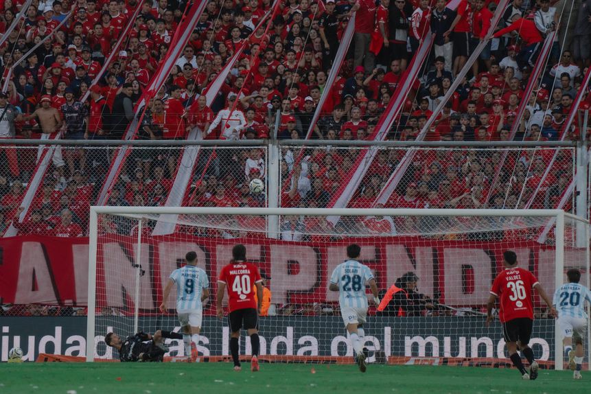 O momento do penálti falhado - Foto: Independiente