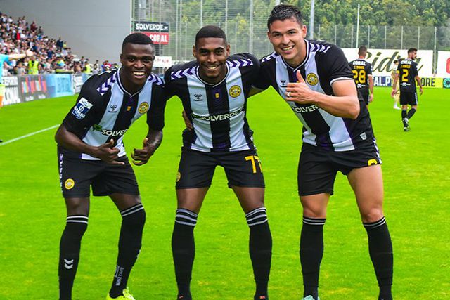 Nacional goleia FC Porto B e continua na luta pelo primeiro lugar
